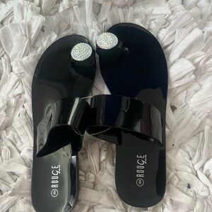 Rouge! Black Sandals Minimalist Slide Design